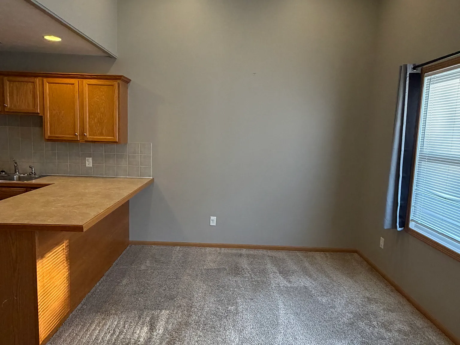 2454, 2456 Millview — Photo 3