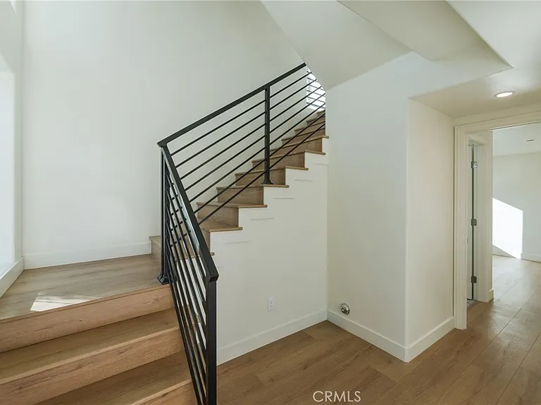 714 N Chestnut Ave — Photo 3