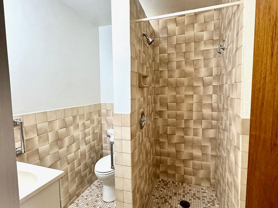 605 Third St - Bathroom with Tile Shower