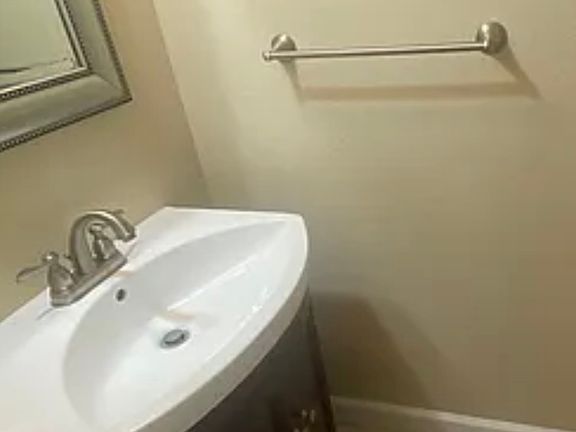 5th image of 3151 Finsterwald Dr