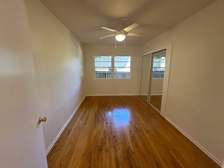 4525 Willis Ave #4527 — Photo 15