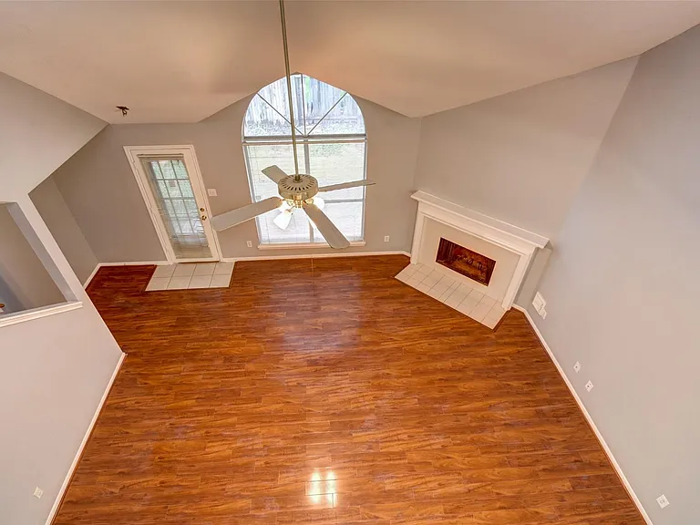 2114 Whirlaway Dr — Photo 37