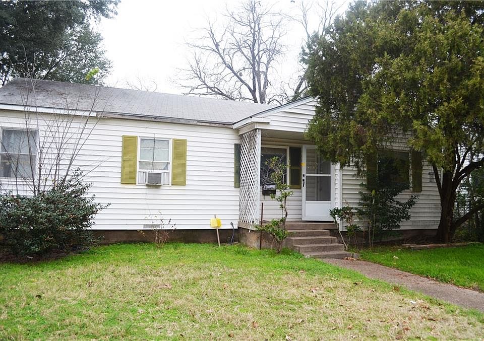 1st image of 219 Nichols St