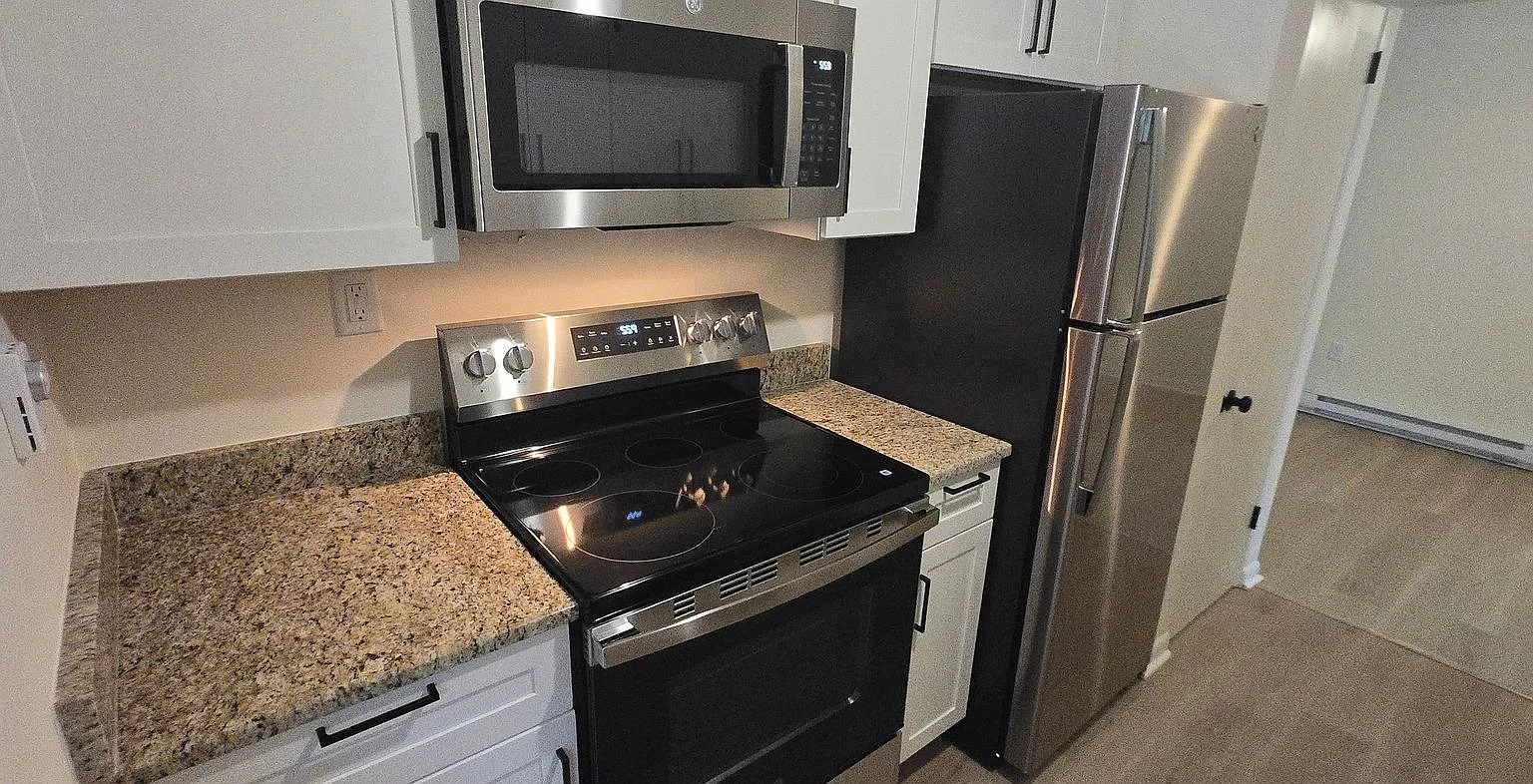 Colonial Hills Apartments LLC — Photo 3