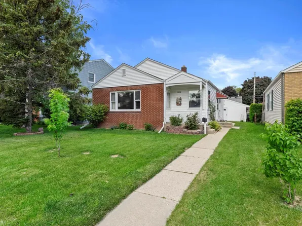 5574 North Mohawk AVENUE, Glendale, WI 53217