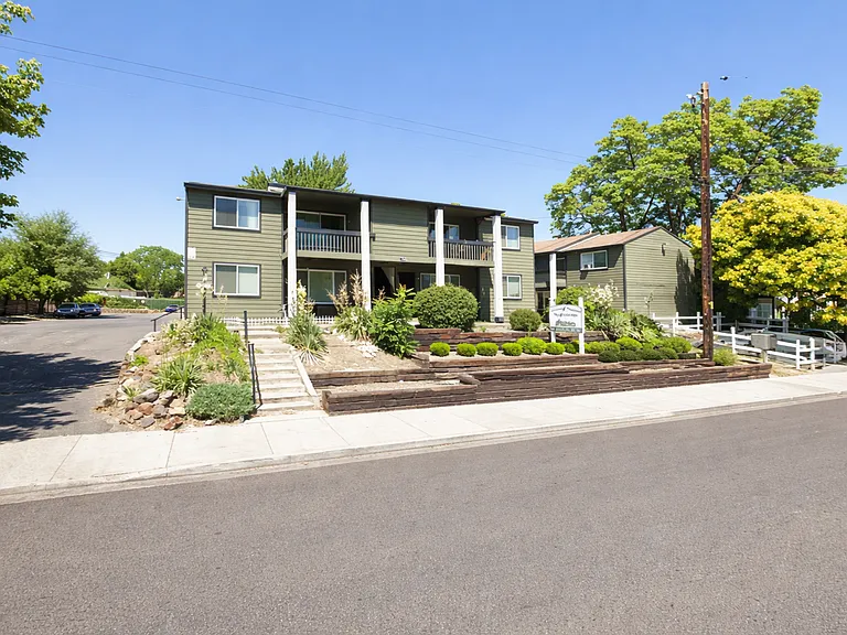 1509 Browne Ave #2 — Photo 1