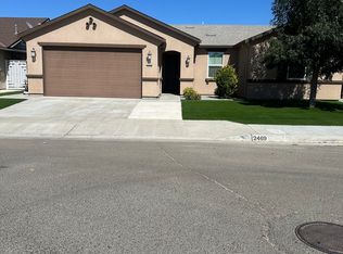 2469 S Rogers Ln, Fresno, CA 93727