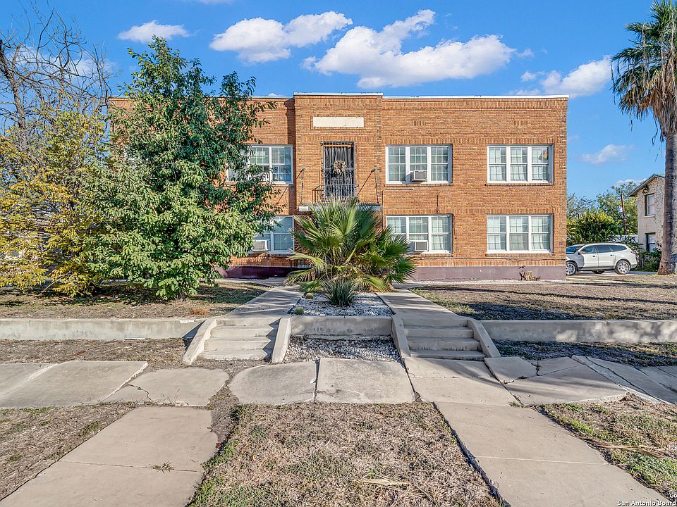 1st image of 1409 W Woodlawn