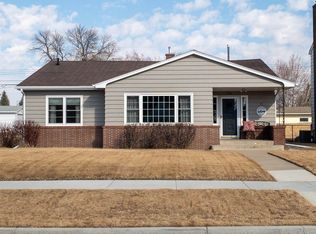 916 2nd Ave E, Williston, ND 58801