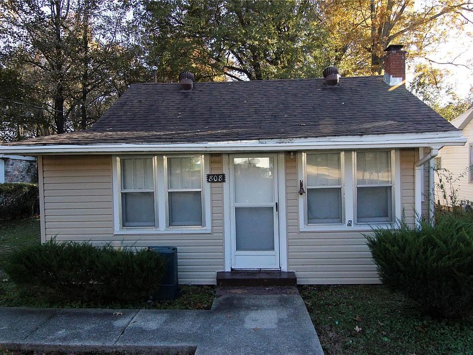 1st image of 808 Emma St