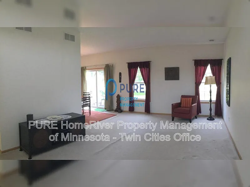 2 bed, 2.5 bath, 1671 sqft, $1,995 — Photo 2