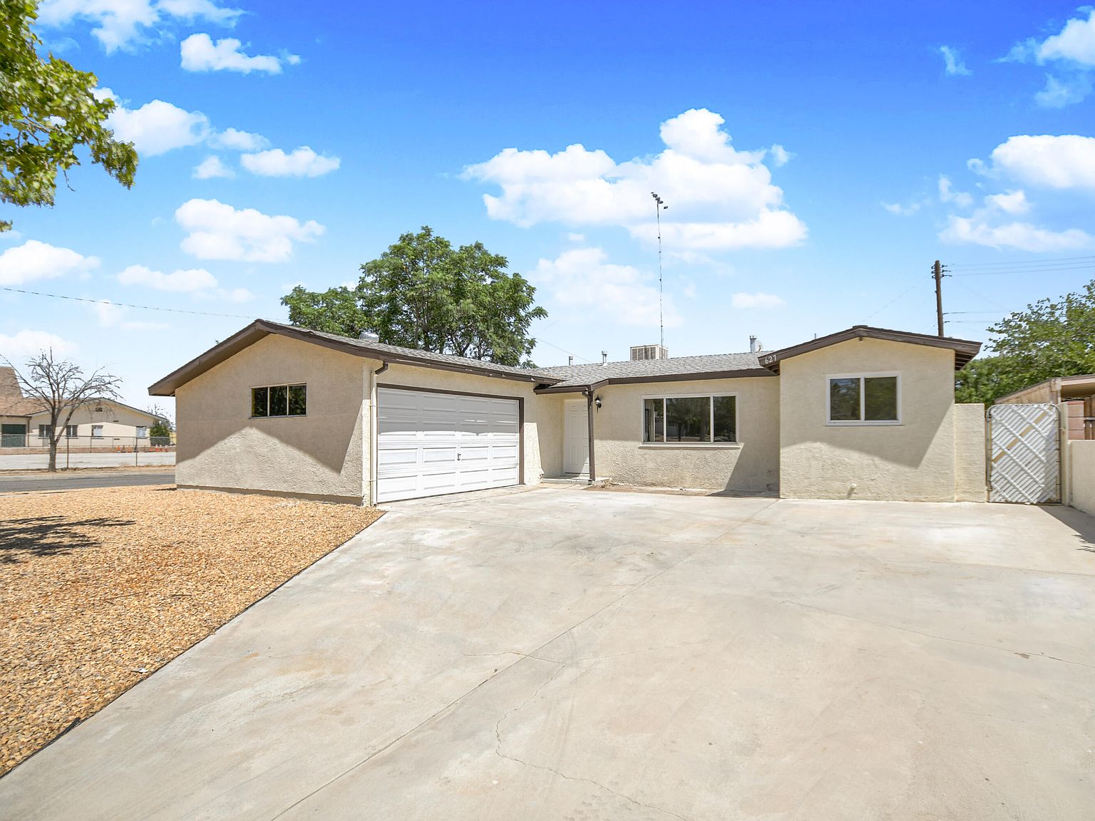 627 E Lancaster Blvd Lancaster Ca 93535 Zillow 627 E Lancaster Blvd Lancaster Ca 93535 Zillow