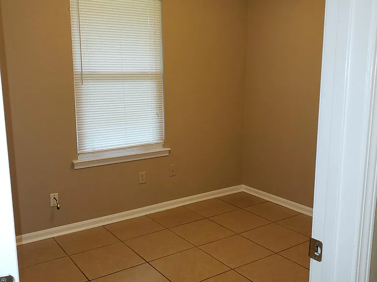 10676 Heatherwood Dr — Photo 8