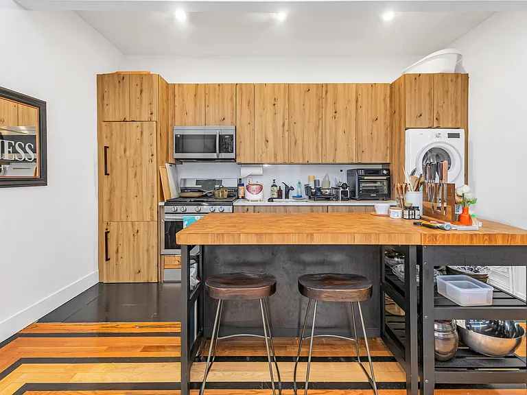 308 Graham Ave #2 — Photo 4