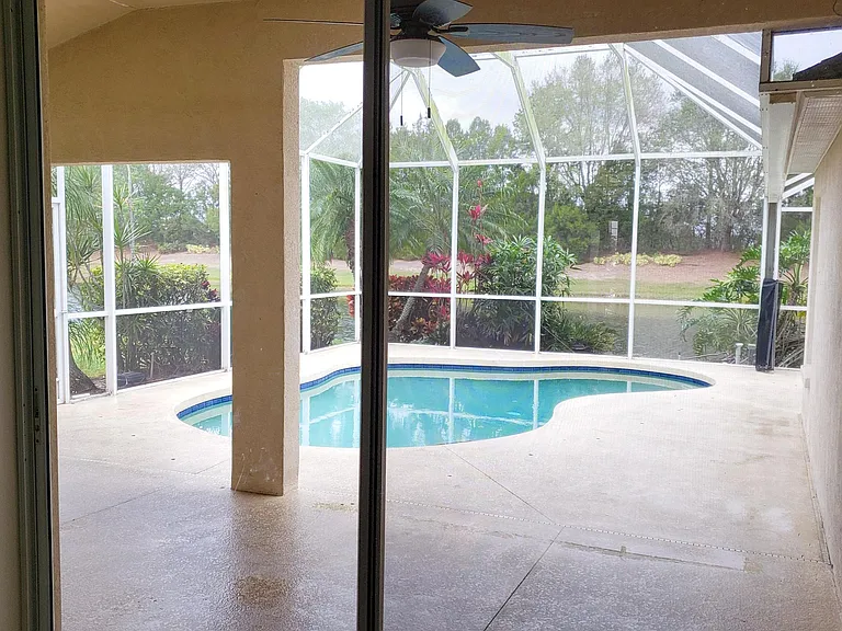 Screened-in pool