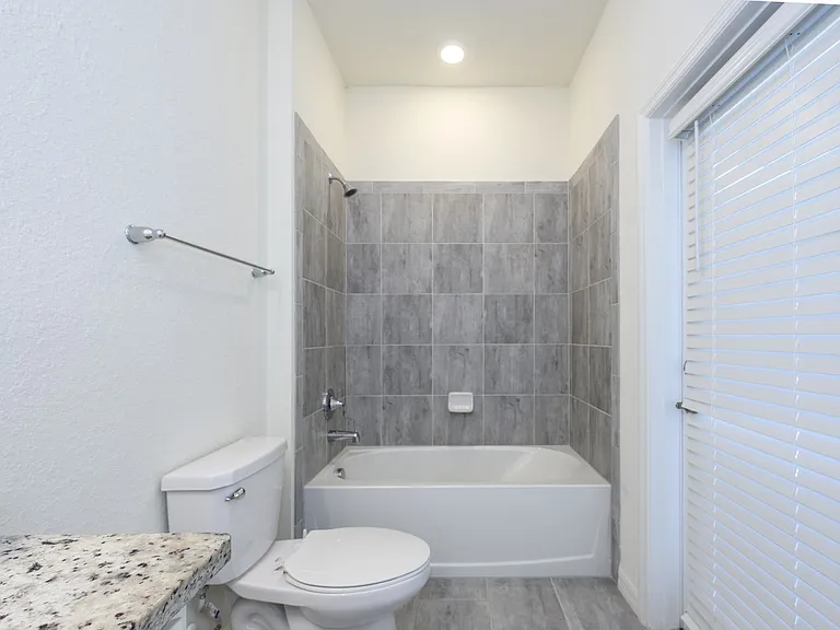15145 Spanish Point Dr — Photo 45