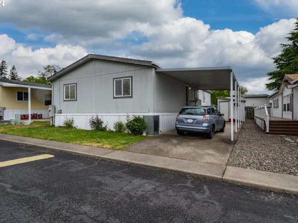 212 NW Bree Dr, Winston, OR 97496