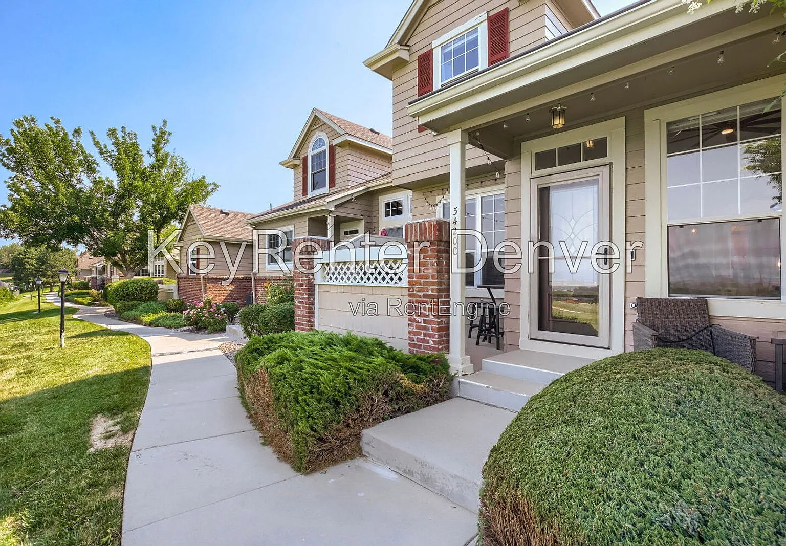 2 bed, 2.0 bath, 2690 sqft, $4,500 — Photo 1