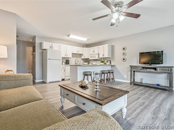 3rd image of 71 Southwood Shores Pl #1D