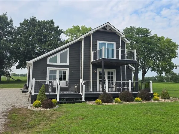 921 Lake Viking Ter, Gallatin, MO 64640