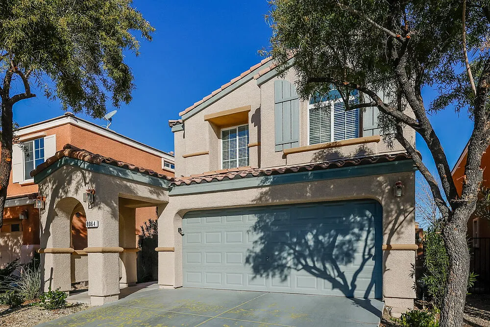 3 bed, 2.5 bath, 1569 sqft, $2,085 — Photo 4