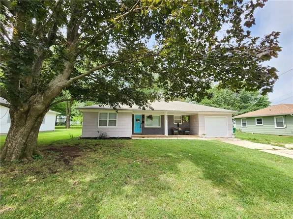 804 N Delaware St, Butler, MO 64730