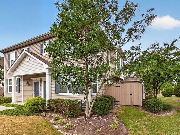 3rd image of 3868 Clarendon Way