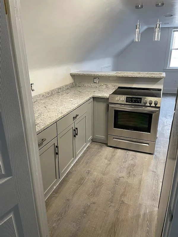 1 bed, 980 sqft, $995 — Photo 3