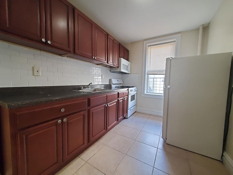 1st image of 115 Fairview Ave APT 35