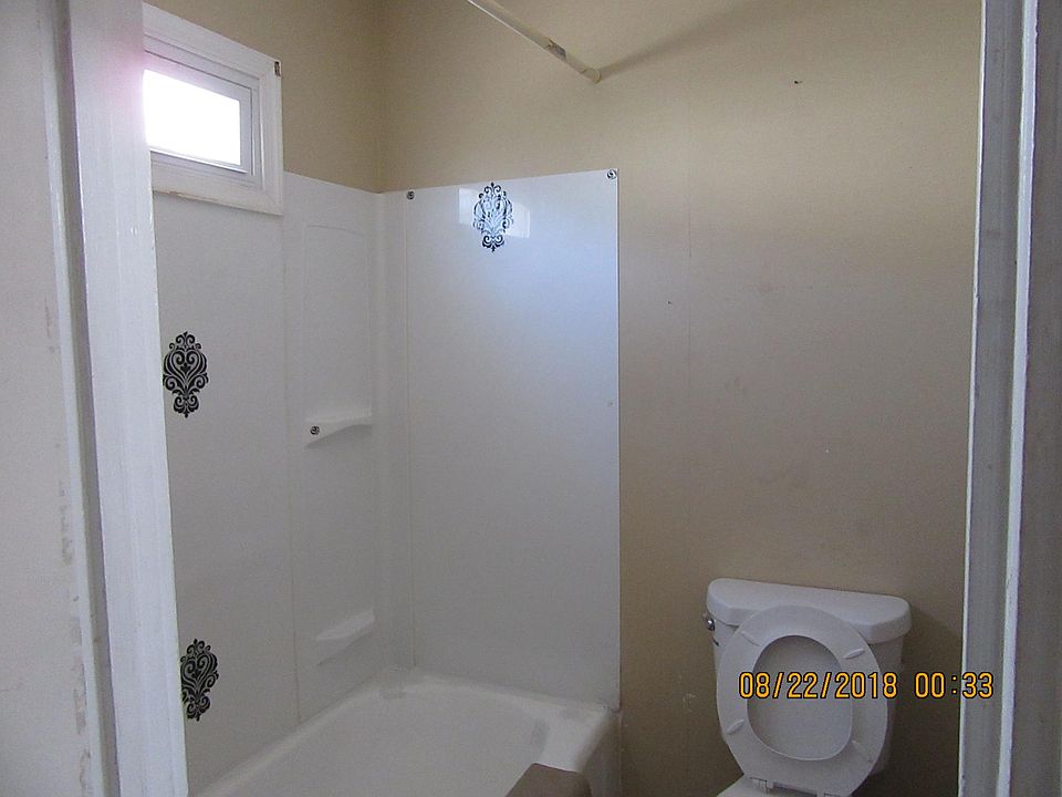 2nd image of 202 Stroud St
