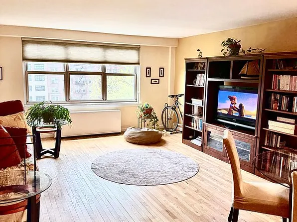 135 Ocean Pkwy APT 6H, Brooklyn, NY 11218