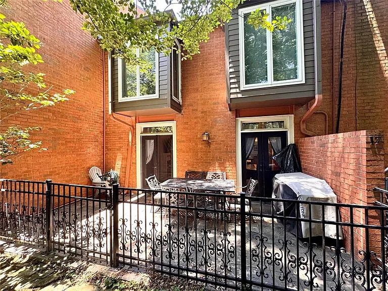 17 Willow Gln — Photo 35