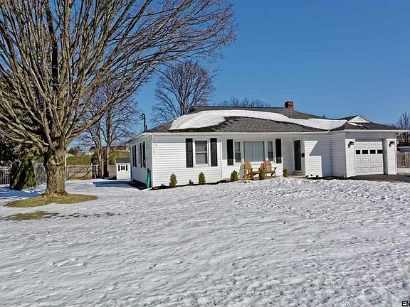 3rd image of 18 Emerick Ln