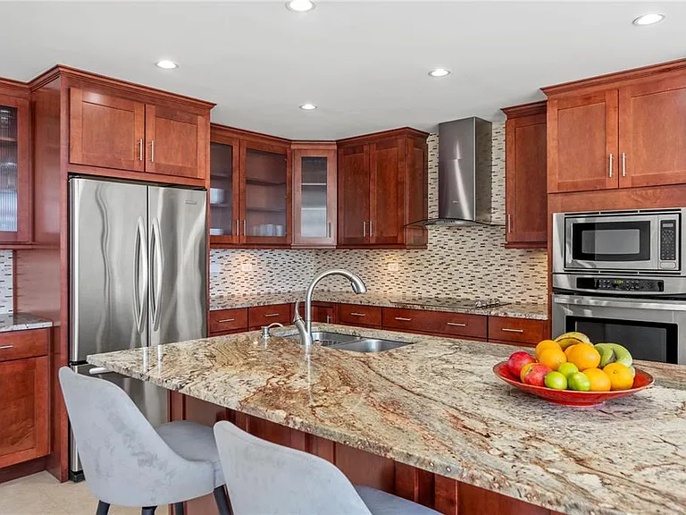 860 Ashford Ave #9 — Photo 13