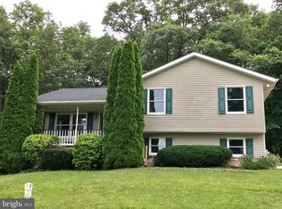 1910 Snydersburg Rd, Westminster, MD 21157