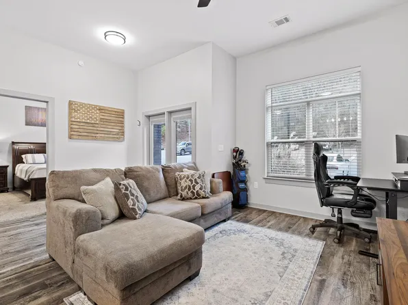 782 Riverfront Pkwy Unit 109, Chattanooga, TN 37402