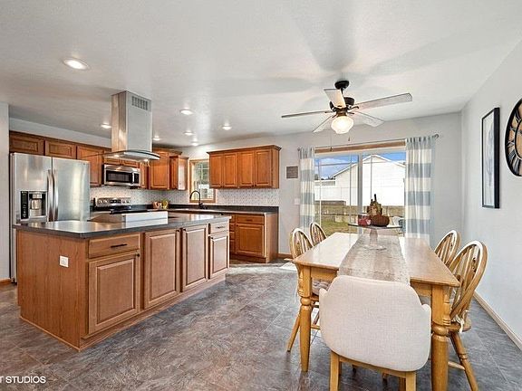 5th image of 3814 Viola Dr