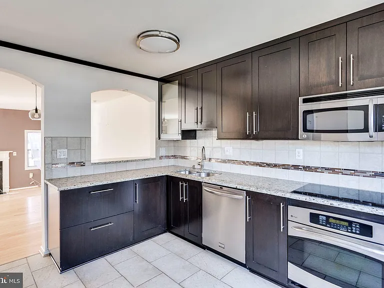 9977 Capperton Dr — Photo 14