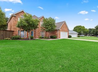 8230 Meadowside Dr, Benbrook, TX 76116
