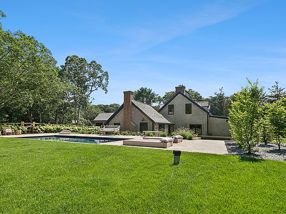 4th image of 8 Dennistown Dr