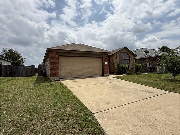 3rd image of 531 Parkfield Ln