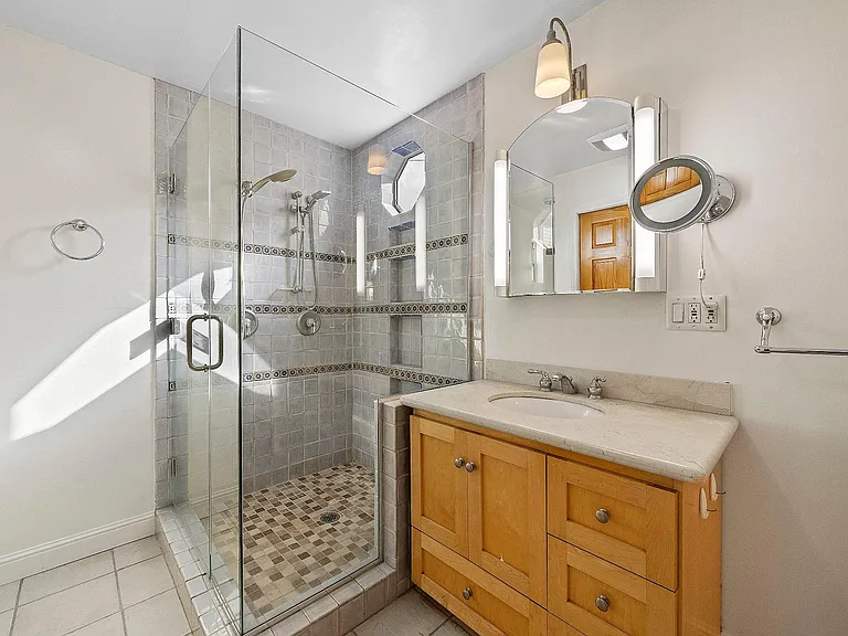4044 Huron Ave — Photo 12