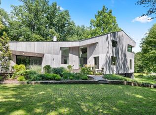364 Hollow Tree Ridge Rd, Darien, CT 06820