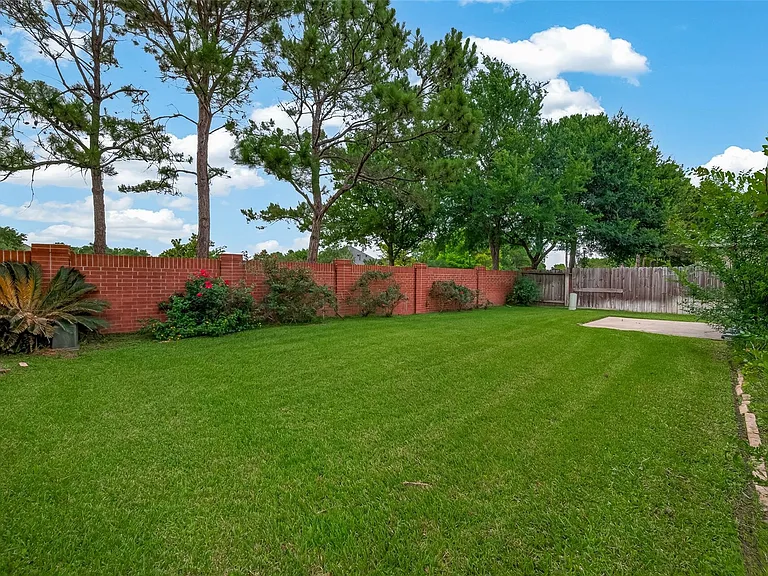 23222 Century Plant Dr — Photo 32