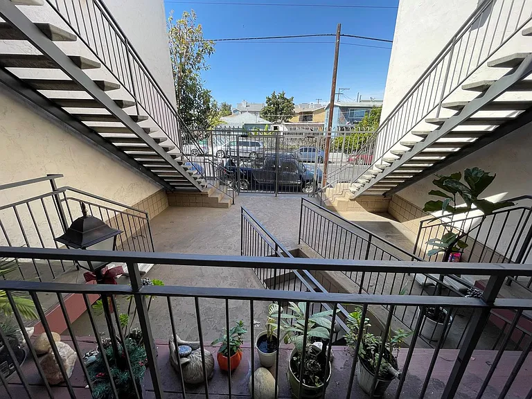 5005 Trojan Ave- Newly Renovated Ground Floor Home — Photo 11
