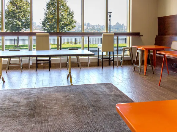 12 Main Street image 18 of 18