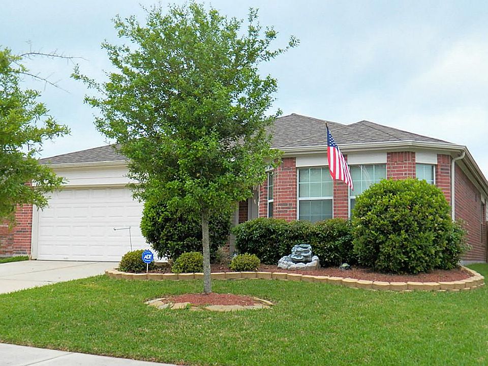 Gorgeous Pulte home located in Woodspring Forest!