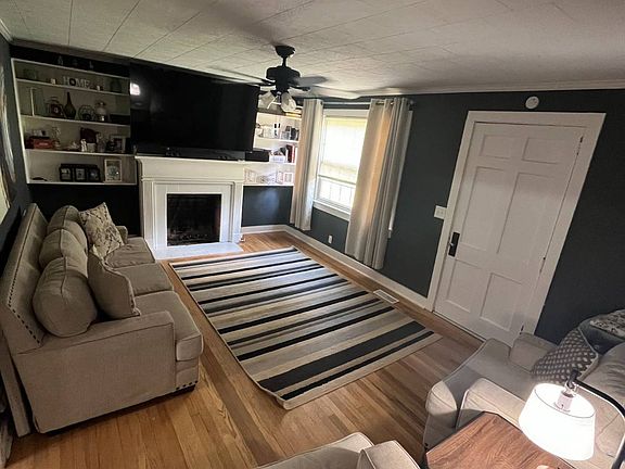 2nd image of 117 Redbud Ln