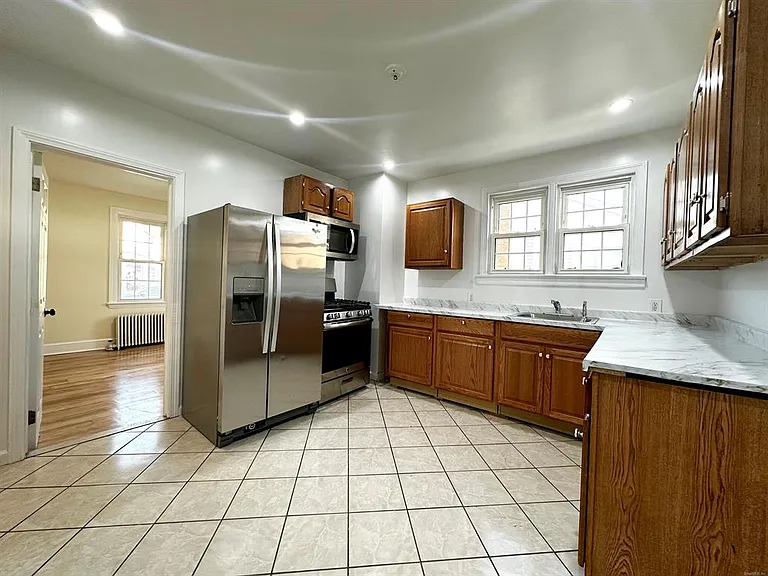 339 Thompson St #1 — Photo 32