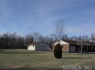 515 Saint Clair Rd, Fairview Heights, IL 62208